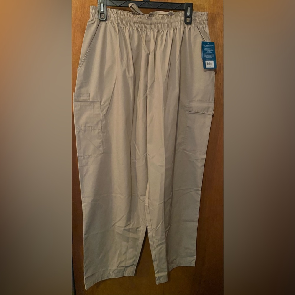 Adar scrub bottoms 4x